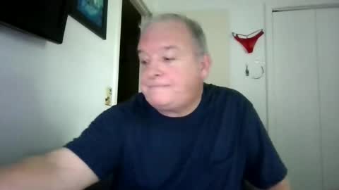 mackdocc001 online show from 10/06/25, 03:31