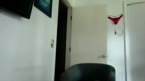 mackdocc001 online show from 10/19/25, 01:56