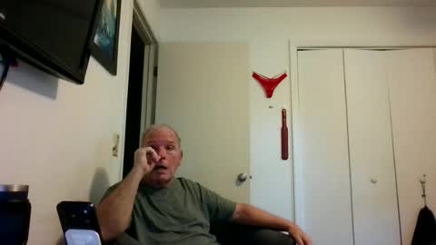 Snapshot of mackdocc001 chatting on 06/13/26, 12:58 mackdocc001 online show from 06/13/26, 12:58