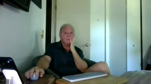 Snapshot of mackdocc001 chatting on 06/15/26, 01:35 mackdocc001 online show from 06/15/26, 01:35