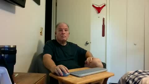 Snapshot of mackdocc001 chatting on 06/20/26, 12:52 mackdocc001 online show from 06/20/26, 12:52