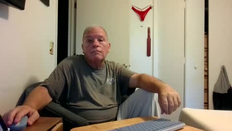 Snapshot of mackdocc001 chatting on 06/30/26, 11:55 mackdocc001 online show from 06/30/26, 11:55