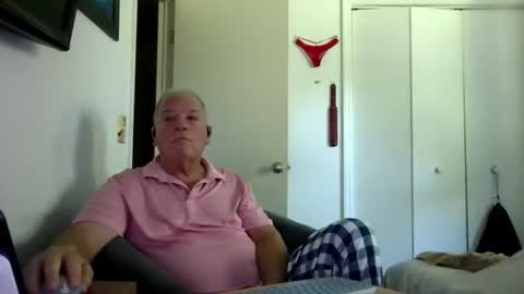 Snapshot of mackdocc001 chatting on 07/08/26, 02:43 mackdocc001 online show from 07/08/26, 02:43