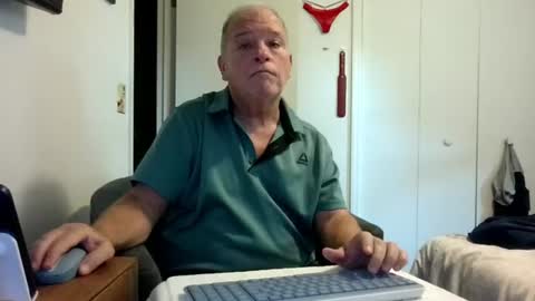 Snapshot of mackdocc001 chatting on 07/15/26, 05:18 mackdocc001 online show from 07/15/26, 05:18