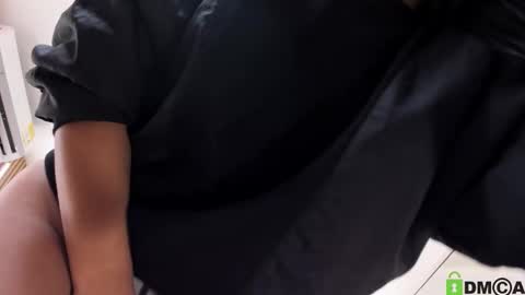 Mackenzie online show from 10/09/25, 04:21