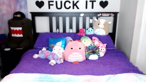 Mackenzie Wolfe online show from 12/18/25, 05:35