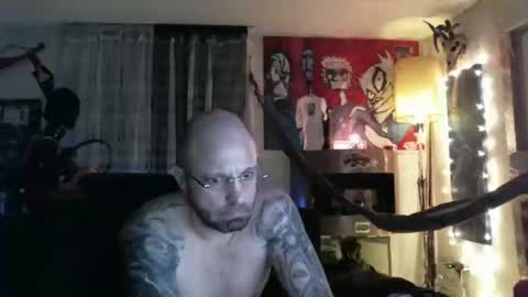 Snapshot of mad_dem0n chatting on 12/23/24, 11:06 Manuel online show from 12/23/24, 11:06