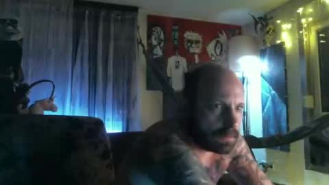 Snapshot of mad_dem0n chatting on 02/27/25, 11:48 Manuel online show from 02/27/25, 11:48