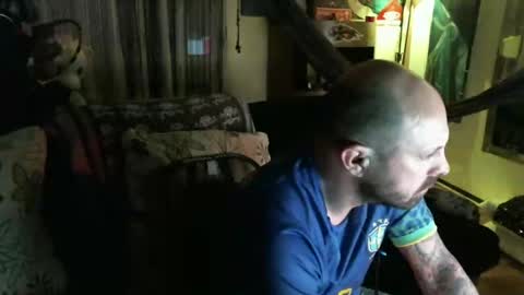 Snapshot of mad_dem0n chatting on 03/10/25, 07:07 Manuel online show from 03/10/25, 07:07