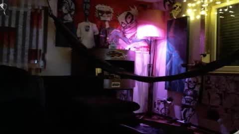 Snapshot of mad_dem0n chatting on 11/05/25, 12:43 Manuel online show from 11/05/25, 12:43