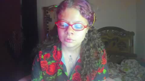 Snapshot of madam_sativa chatting on 02/05/25, 08:25 di online show from 02/05/25, 08:25