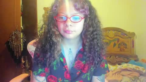 Snapshot of madam_sativa chatting on 02/06/25, 01:05 di online show from 02/06/25, 01:05