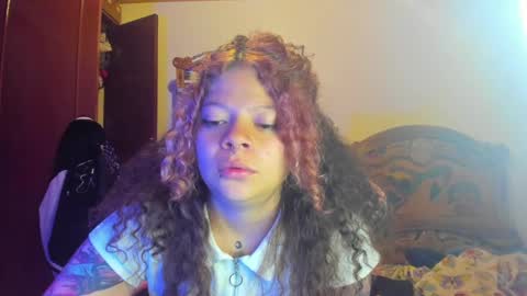 Snapshot of madam_sativa chatting on 02/10/25, 10:51 di online show from 02/10/25, 10:51