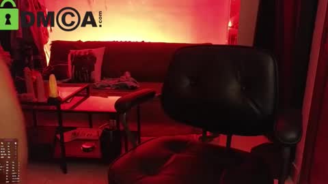 Madame La online show from 10/18/25, 09:54