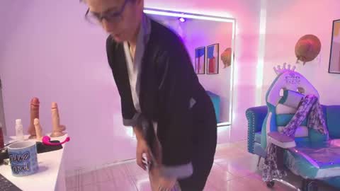 Madame Scarllet  online show from 04/23/26, 12:29