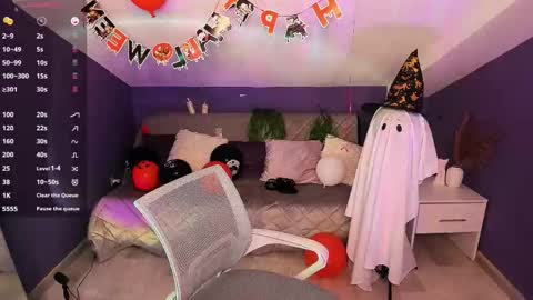 Evelyn online show from 11/02/25, 06:27