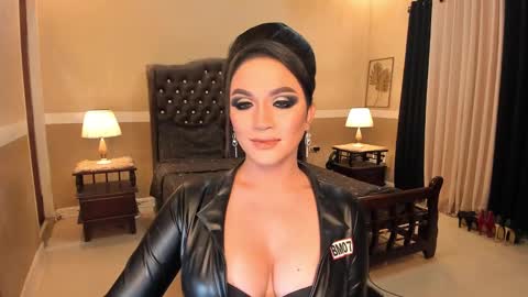 Snapshot of madammistressdominatrixxx chatting on 03/08/25, 03:17 Alison Kloss online show from 03/08/25, 03:17