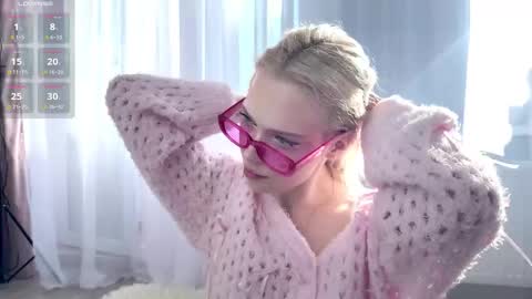 Fiona online show from 03/25/26, 04:40