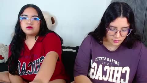 Snapshot of maddie_and_chelsea_ chatting on 01/12/25, 04:21 Maddie and Chelsea online show from 01/12/25, 04:21