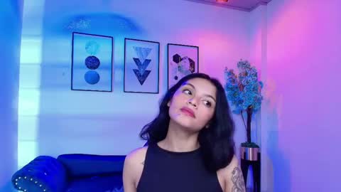 maddie_t18 online show from 04/16/26, 09:39