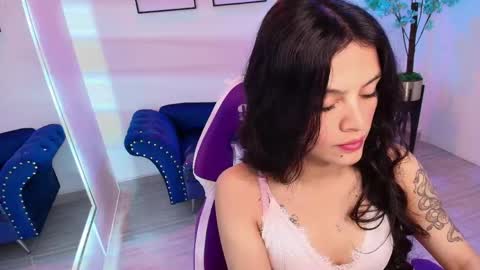 maddie_t18 online show from 04/22/26, 11:45