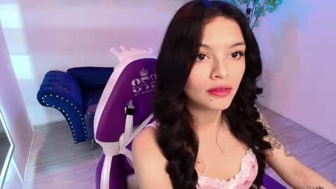 maddie_t18 online show from 04/23/26, 11:31