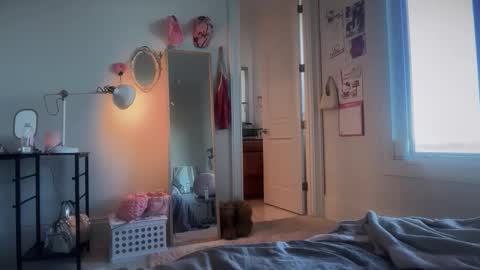 Snapshot of maddieblair1 chatting on 02/11/26, 09:42 maddieblair1 online show from 02/11/26, 09:42