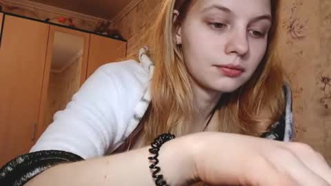 Snapshot of maddiecager chatting on 03/02/26, 05:08 Emma online show from 03/02/26, 05:08