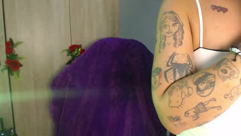 maddiie and clyde online show from 10/23/25, 10:19