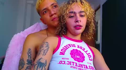 maddiie and clyde online show from 11/19/25, 03:45