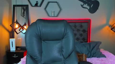 Maddie online show from 02/20/25, 05:07