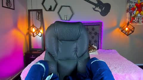 Maddie online show from 03/01/25, 02:23