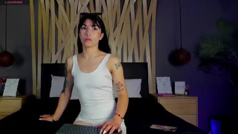 Snapshot of maddison_foxxx chatting on 02/17/26, 01:40 Madisson online show from 02/17/26, 01:40