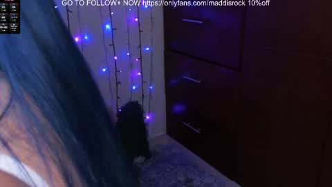 Snapshot of maddisrock chatting on 02/24/25, 04:05 madis online show from 02/24/25, 04:05