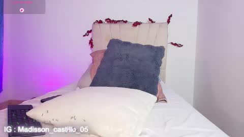 Snapshot of maddisson_quenn05 chatting on 02/23/26, 08:06 maddisson_quenn05 online show from 02/23/26, 08:06