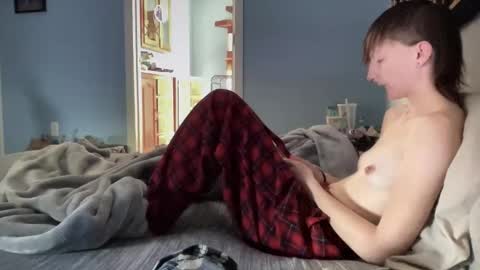 Snapshot of maddlips chatting on 11/23/25, 01:55 Rat Boy online show from 11/23/25, 01:55