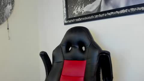 Snapshot of maddox_santana chatting on 02/20/25, 04:07 Maddox Santana online show from 02/20/25, 04:07