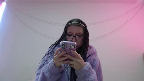 Snapshot of maddy_14 chatting on 01/16/26, 04:11 Maddy UwU online show from 01/16/26, 04:11