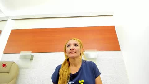 Snapshot of maddy_cartter chatting on 12/18/25, 10:10 maddy cartter online show from 12/18/25, 10:10