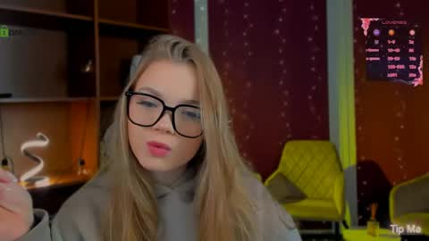 maddy moah online show from 04/25/26, 05:54