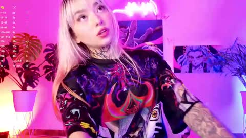 maddy_uwu online show from 02/22/25, 05:44