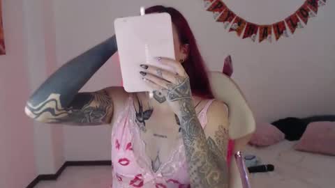 maddy_vicius19 online show from 10/19/25, 08:42