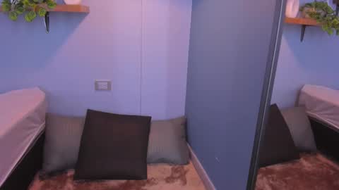 Snapshot of maddy_walker chatting on 11/11/25, 11:54 Maddy online show from 11/11/25, 11:54