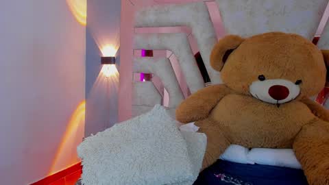  Maddy Crofft online show from 01/26/25, 03:25