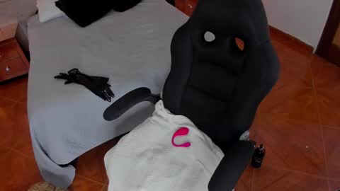  Maddy Crofft online show from 02/28/25, 08:28