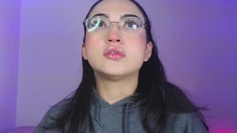 Snapshot of maddyghost chatting on 09/19/25, 01:07   Please followme and rate me your thumbs up online show from 09/19/25, 01:07