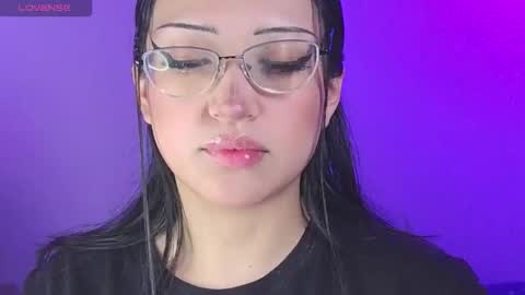 Snapshot of maddyghost chatting on 11/11/25, 10:43 Please followme and rate me your thumbs up online show from 11/11/25, 10:43