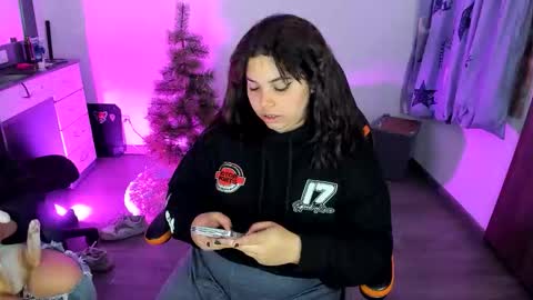 madelaine_taylor online show from 02/18/26, 01:23