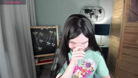 madelaines online show from 11/30/25, 08:40