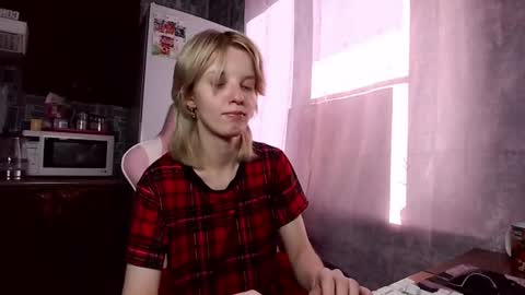 Snapshot of madelaines chatting on 06/20/26, 11:02 madelaines online show from 06/20/26, 11:02